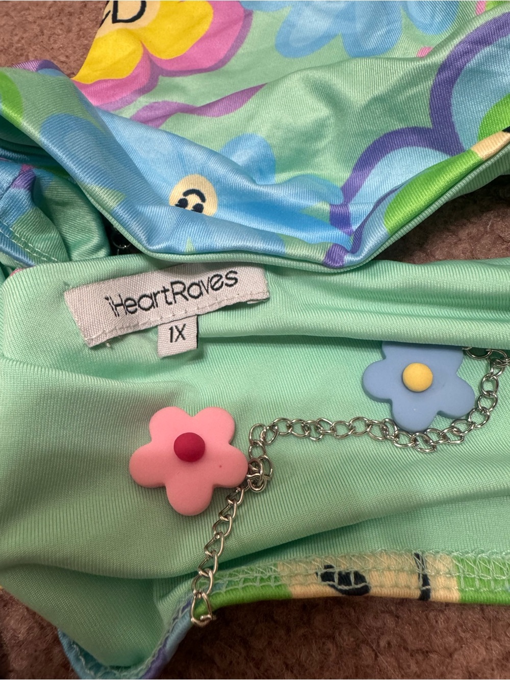 New 1x halter crop top daisy festival rave 60s edc trippy hippie smiley face - Picture 3 of 3
